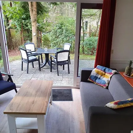 Casa de Férias Remboe Village Huisje 14 Epe
